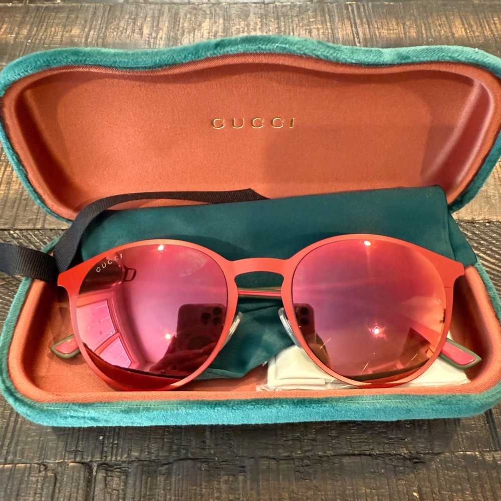 Gucci Green Sunglasses Elegant Accessories